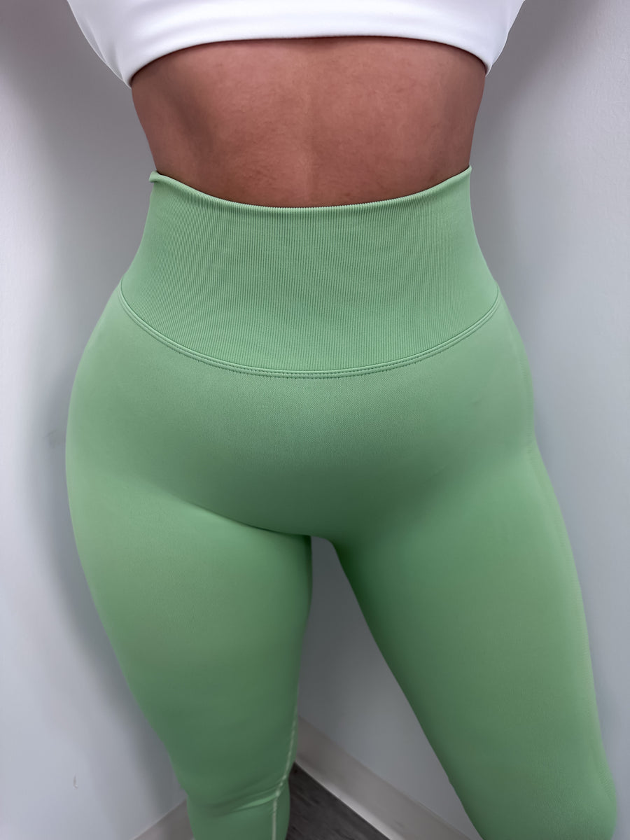 Green Textured Scrunch Butt Leggings – Yuyii Collection Inc