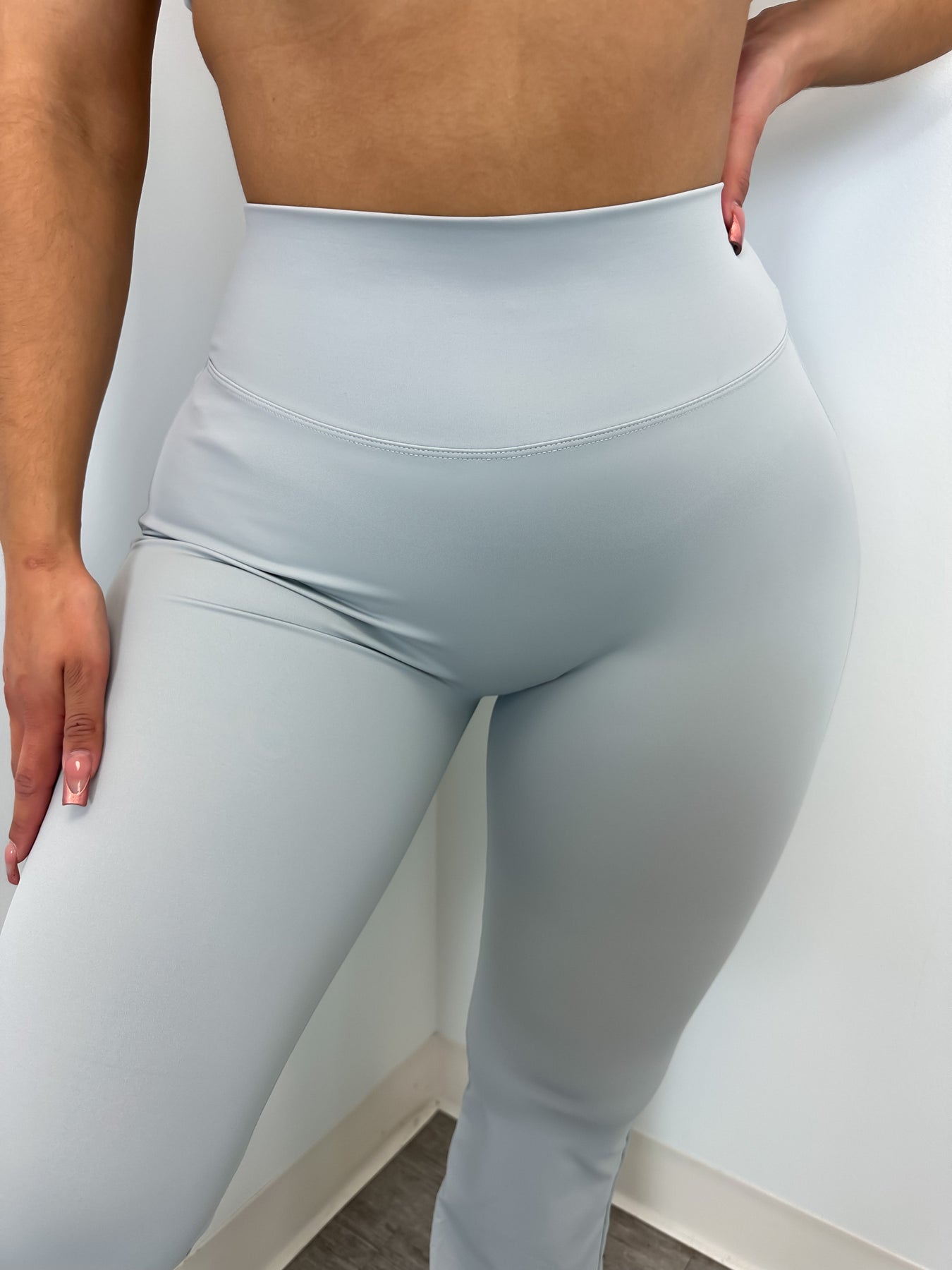 Luxe Flare Scrunch Leggings (Grey) – Shop Peachy Bunz
